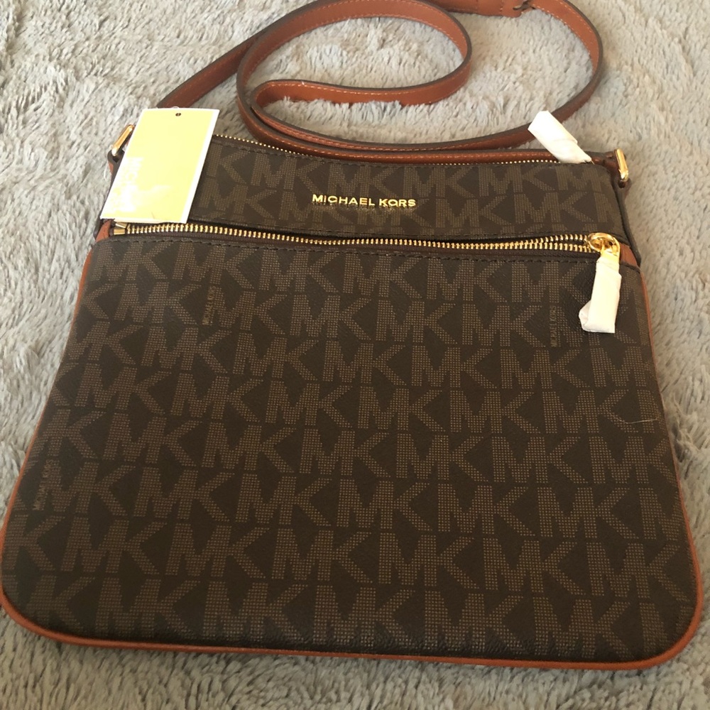 NWT Michael Kors MK Signature Bedford Crossbody